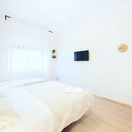 לינה וארוחת בוקר To You- The Place To Be&b