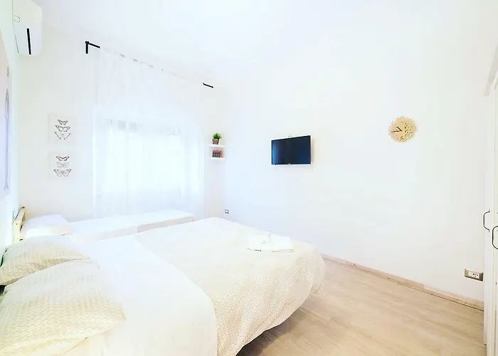 Bed and breakfast To You- The Place To Be&b